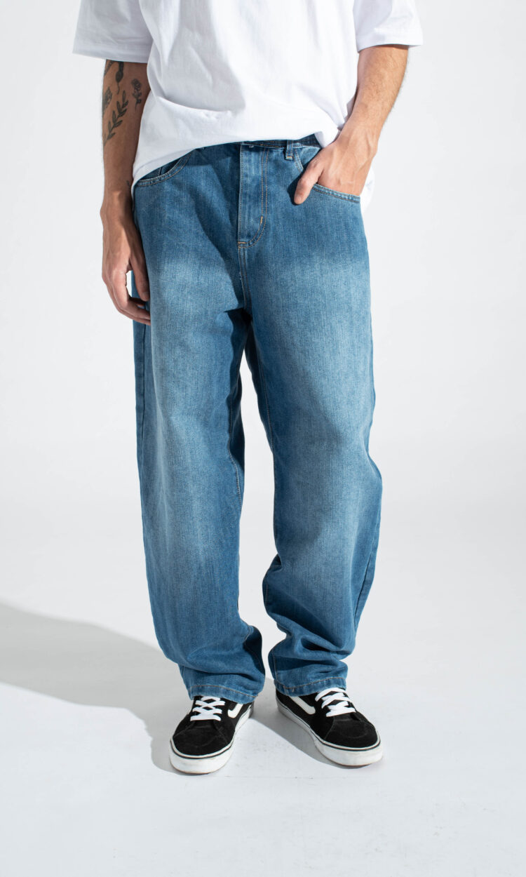 [21202] baggy celeste localizado