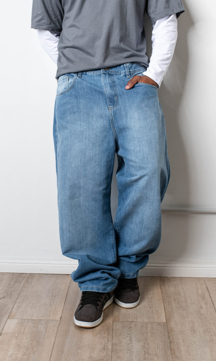 21202 | BAGGY CELESTE LOCALIZADO